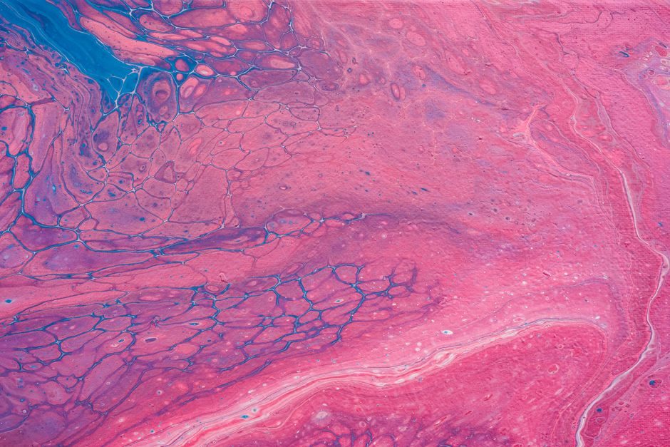 黪紫 — Vibrant pink and blue abstract fluid art texture with marble-like patterns.